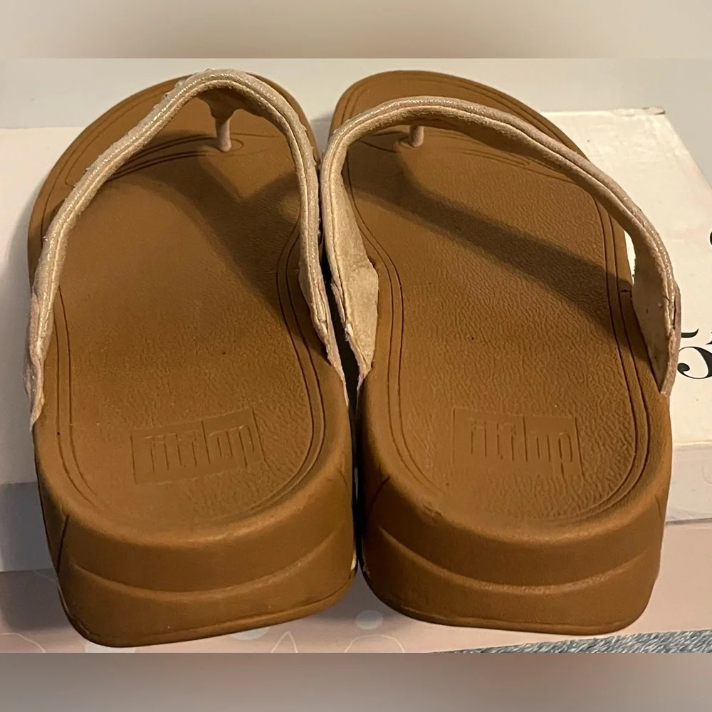 FitFlop Nude  Suede Rhinestone Thong Sandals size 9 - Picture 4 of 9
